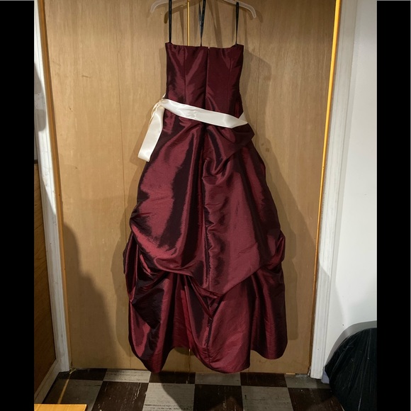 Bill Levkoff Dress Burgundy/Red with Belt - Picture 3 of 8